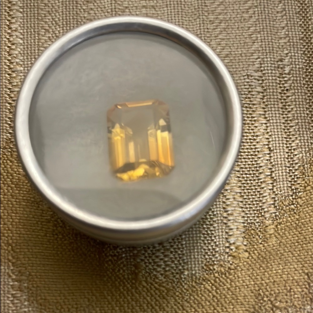 Elegant beautiful Emerald cut Citrine 6.20ct. Wt.